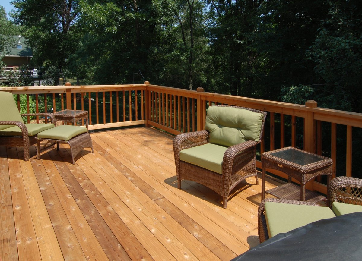 The Benefits and Drawbacks of Natural Wood Decking Materials