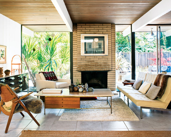 Another great ceiling. And what an amazing outdoor space to gaze upon through all those windows!